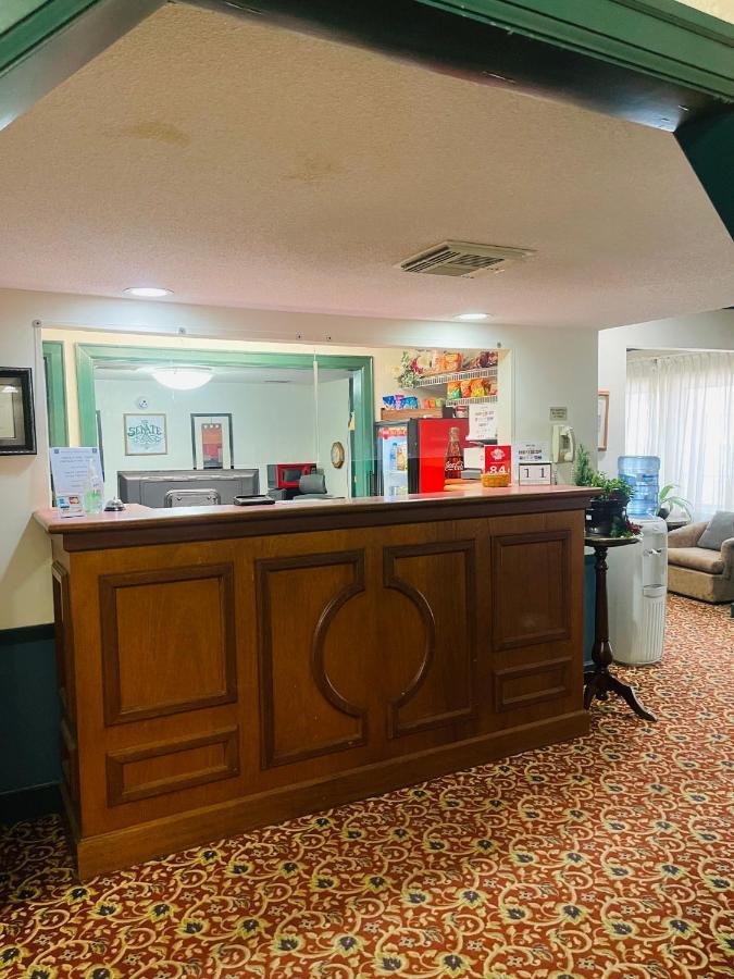 Senate Suites Extended Stay Hotel Topeka Eksteriør bilde