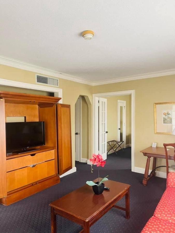 Senate Suites Extended Stay Hotel Topeka Eksteriør bilde