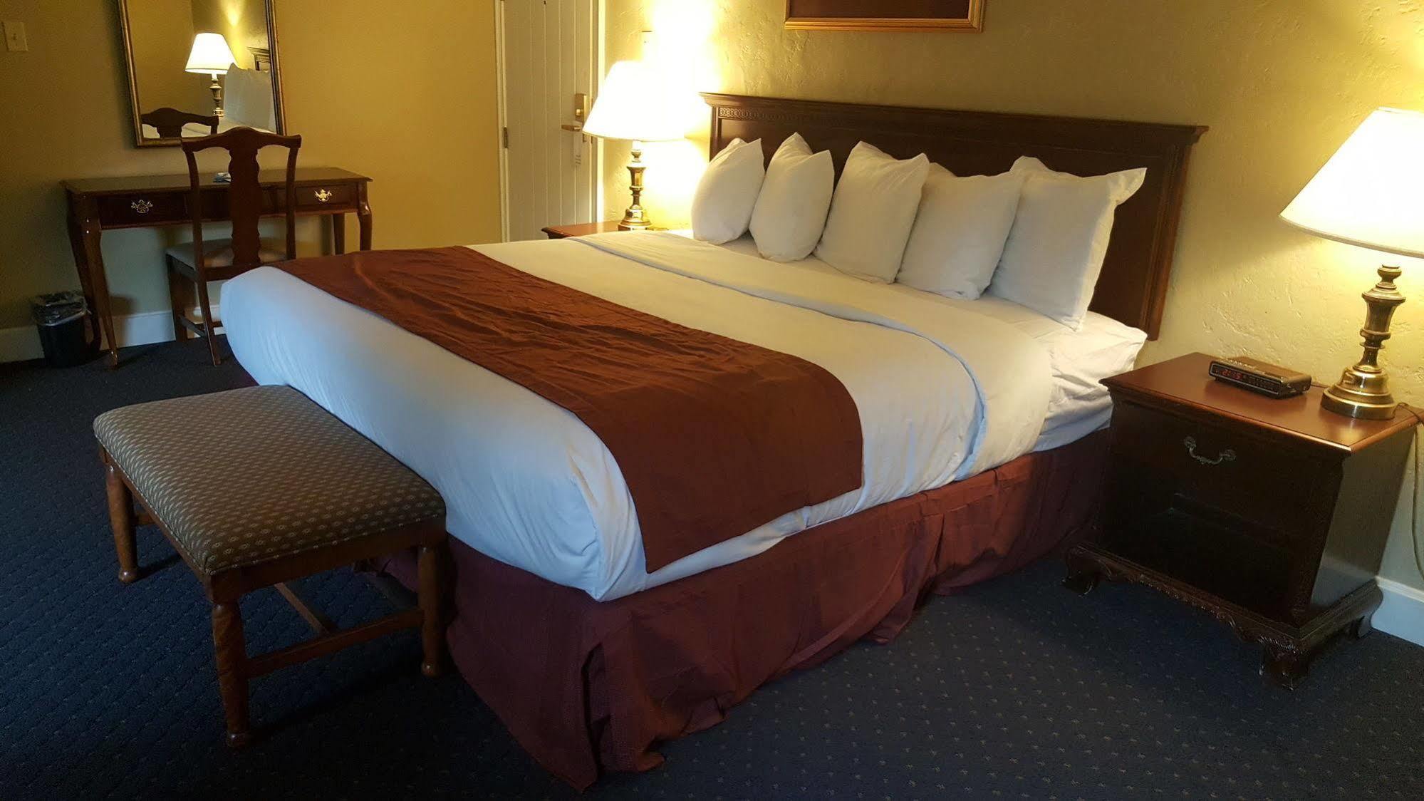 Senate Suites Extended Stay Hotel Topeka Eksteriør bilde
