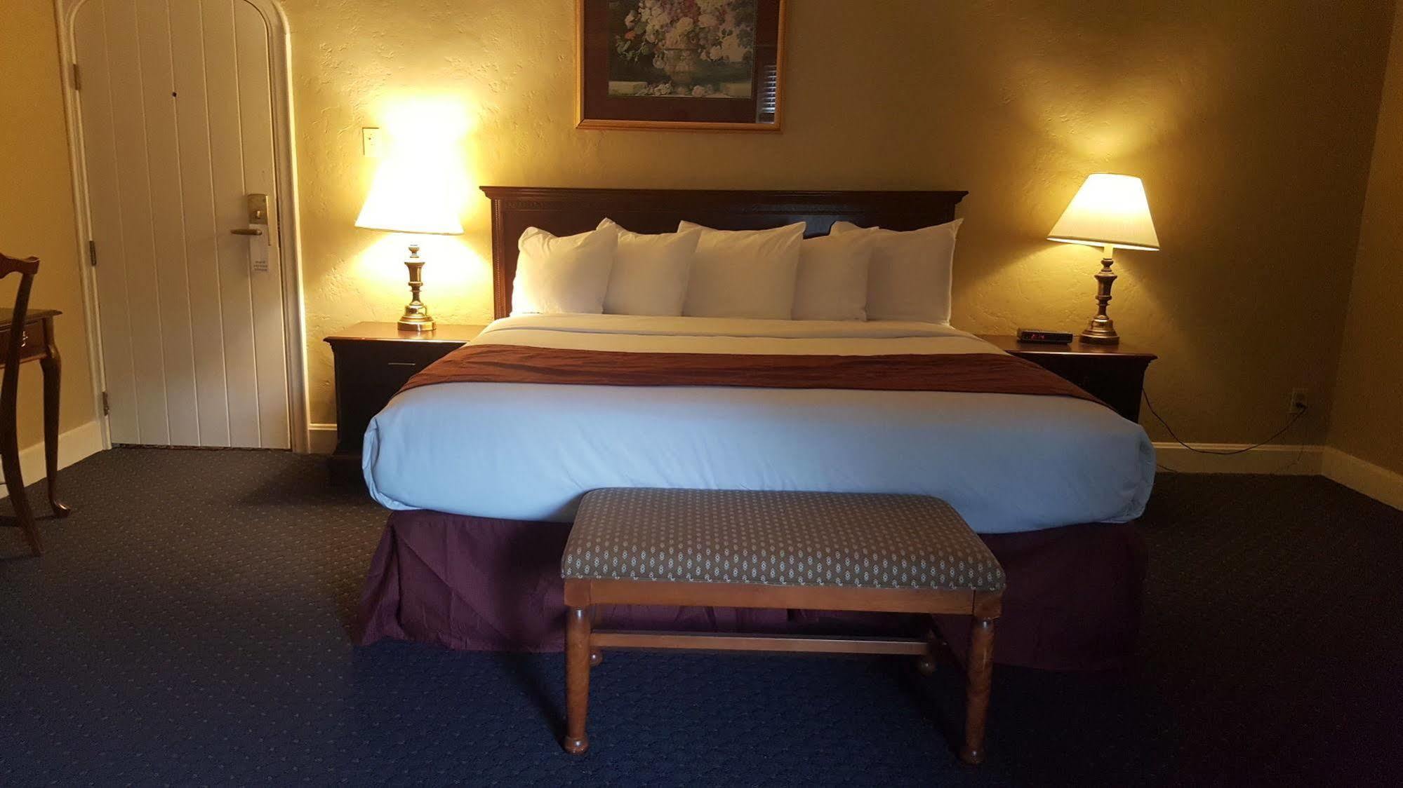 Senate Suites Extended Stay Hotel Topeka Eksteriør bilde